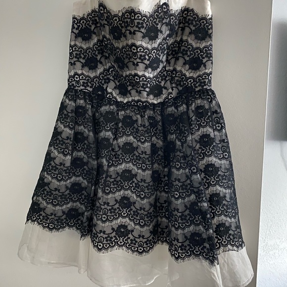 Black and white lace cocktail dress - Picture 1 of 3